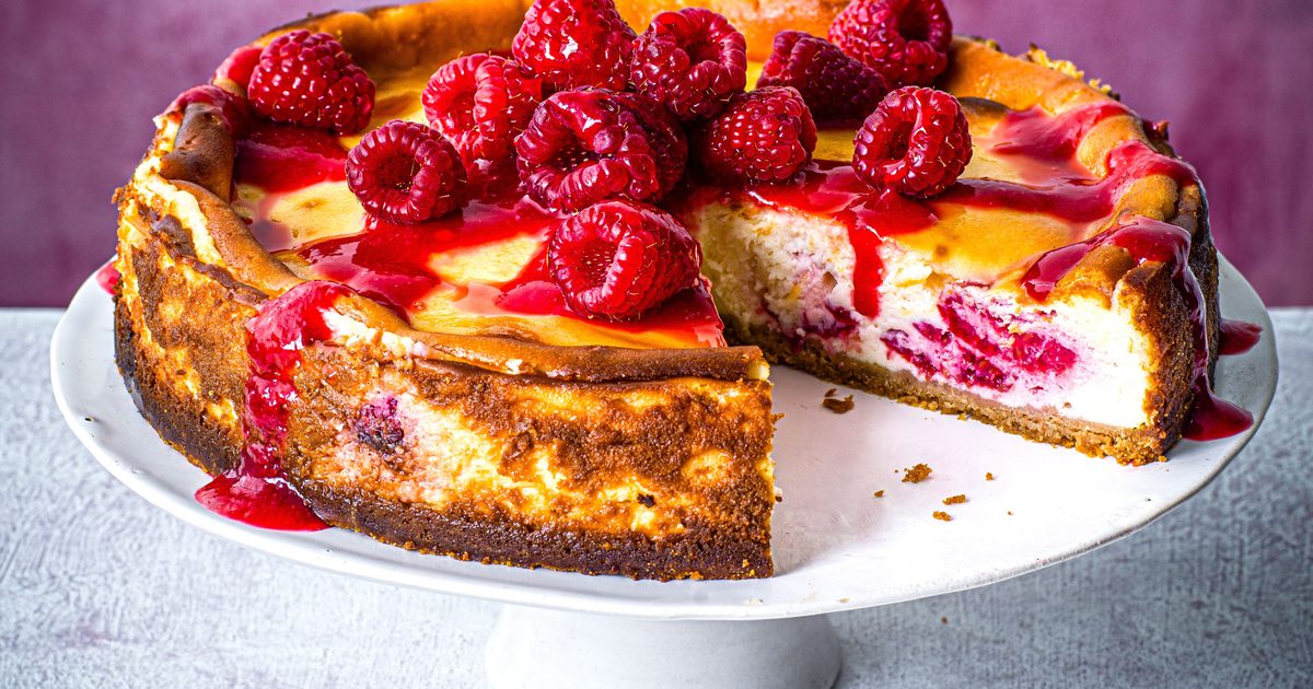 cheesecake_with_raspberries